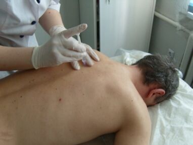 关节内注射软骨保护剂治疗胸部骨软骨病